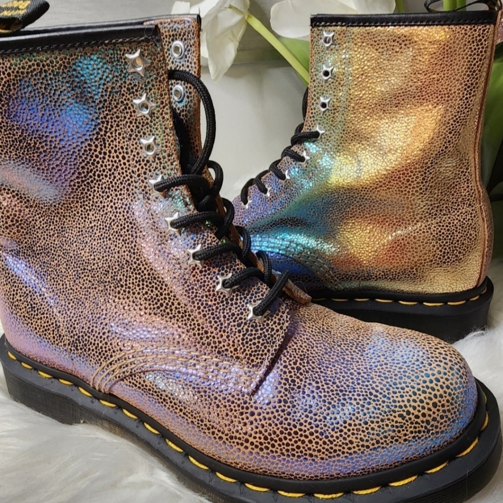Dr. Martens 1460 Rainbow Ray Sand Rainbow Ray Women's shoes Size6 new - Picture 5 of 10
